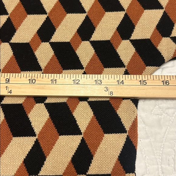 House of Harlow 1960 Black and Tan Geometric Top - Picture 3 of 11